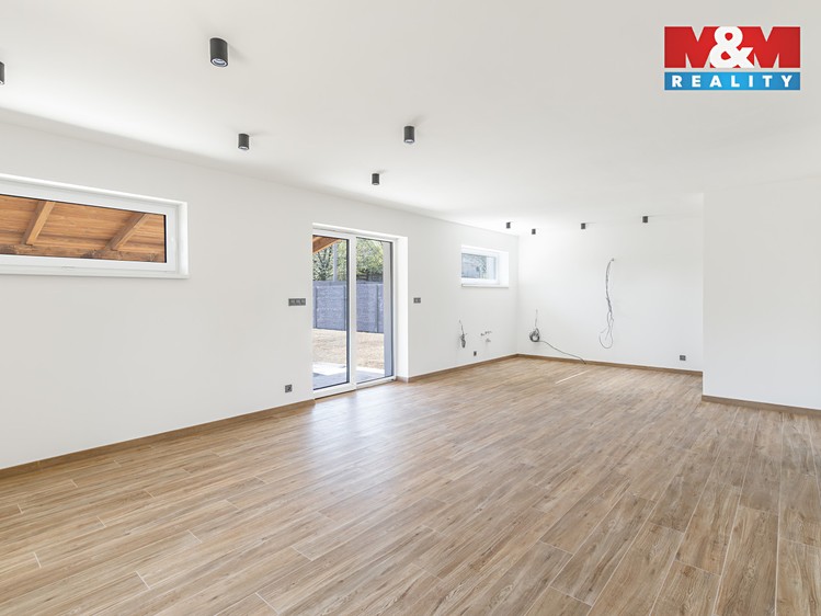 Prodej rodinného domu 114 m², pozemek 950 m² - foto 8