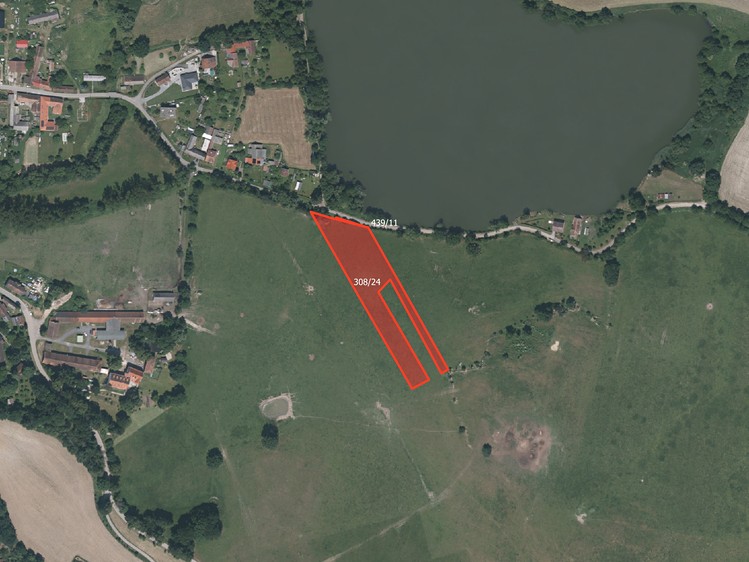 Prodej pole 76 509 m² - foto 1