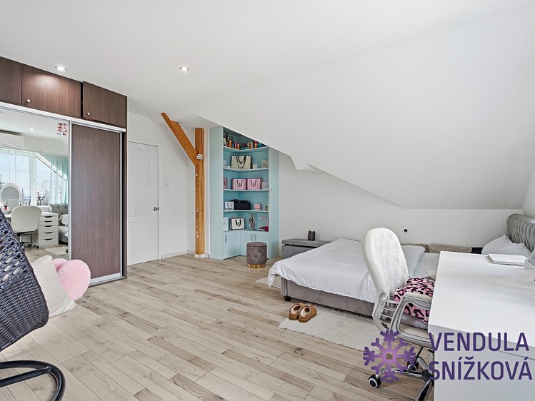 Prodej rodinného domu 533 m², pozemek 1 400 m² - foto 7