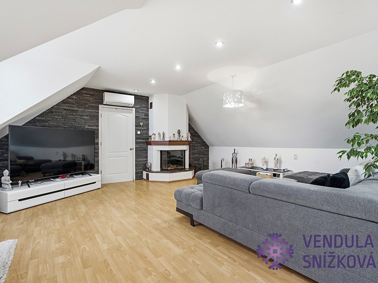 Prodej rodinného domu 533 m², pozemek 1 400 m² - foto 5