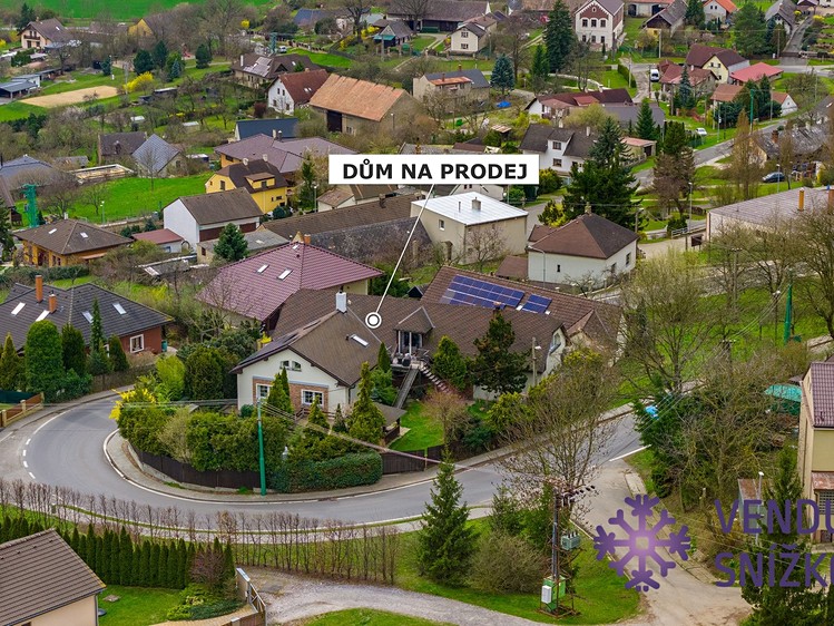 Prodej rodinného domu 533 m², pozemek 1 400 m² - foto 1