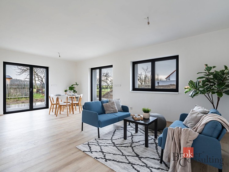 Prodej rodinného domu 164 m², pozemek 723 m² - foto 1