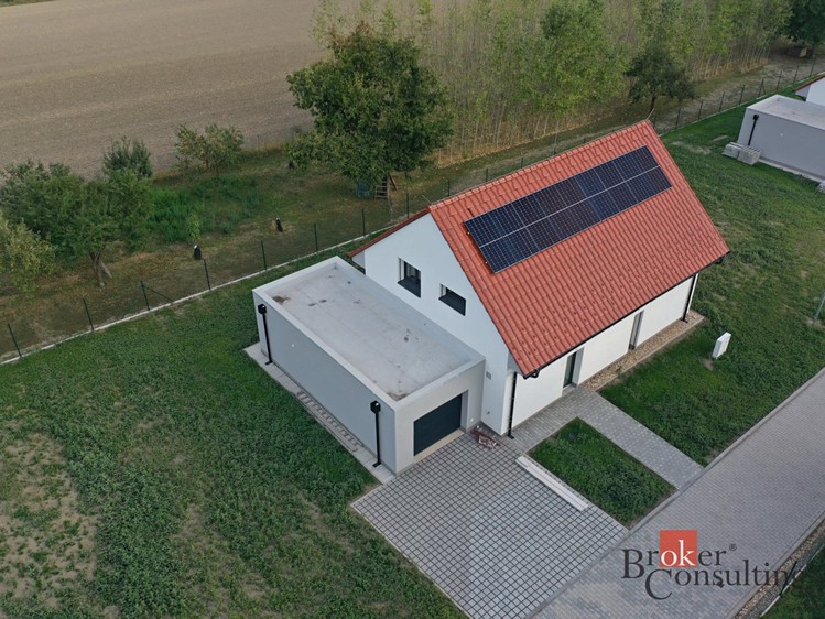 Prodej rodinného domu 164 m², pozemek 723 m² - foto 4