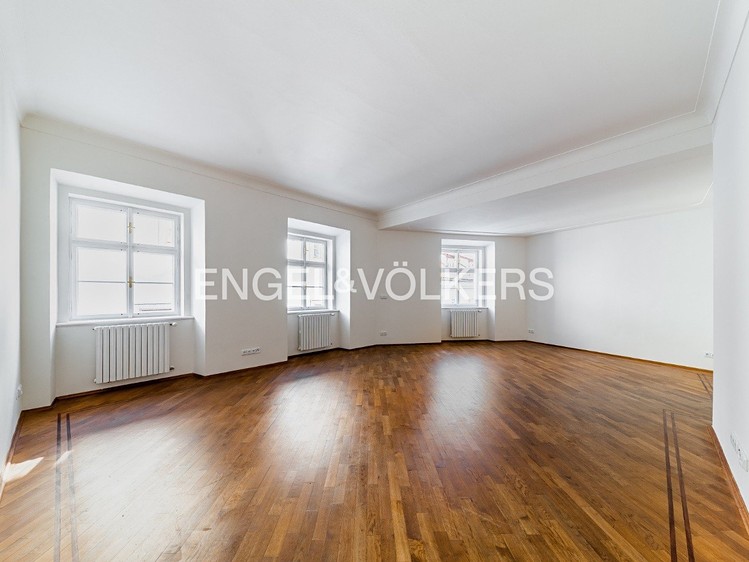 Pronájem bytu 4+1 170 m² - foto 1