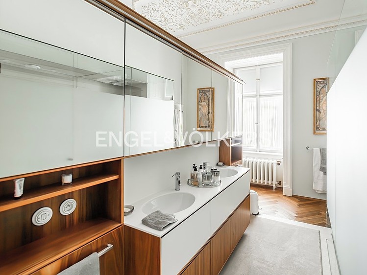 Pronájem bytu 5+1 176 m² - foto 8