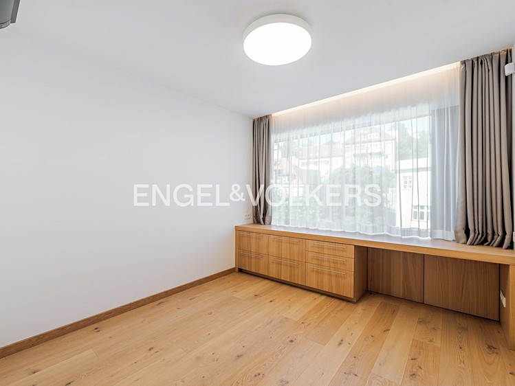 Pronájem bytu 4+kk 137 m² - foto 8