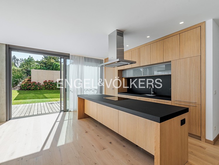 Pronájem bytu 4+kk 137 m² - foto 1