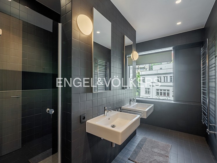 Pronájem bytu 4+kk 137 m² - foto 7