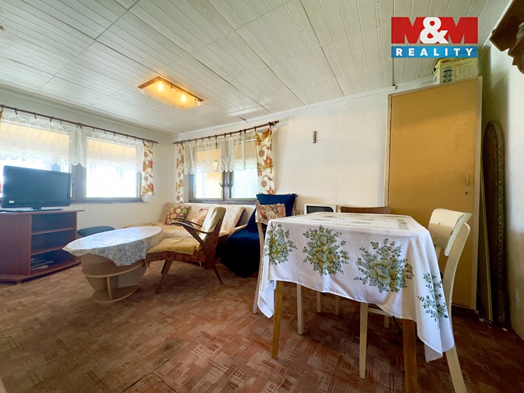 Prodej podílu 1/2 chaty 58 m², pozemek 242 m² - foto 4