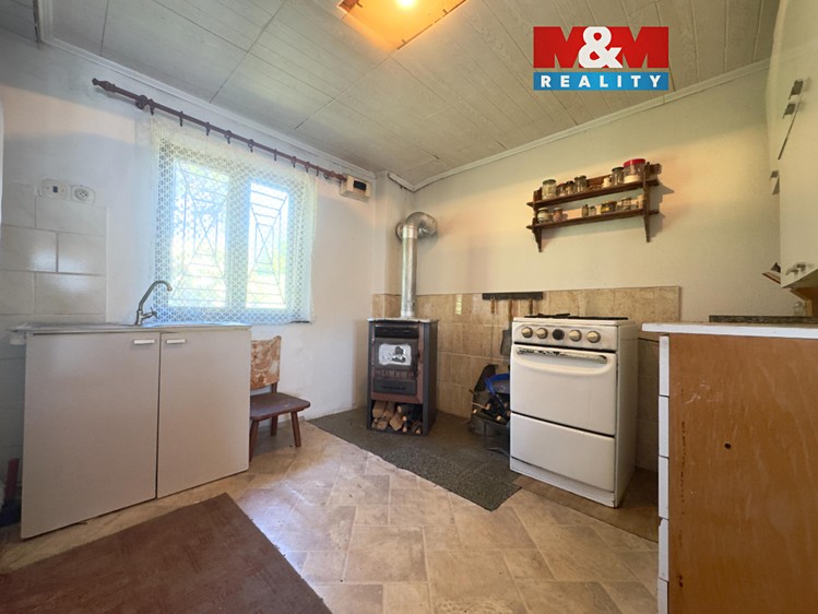 Prodej podílu 1/2 chaty 58 m², pozemek 242 m² - foto 1