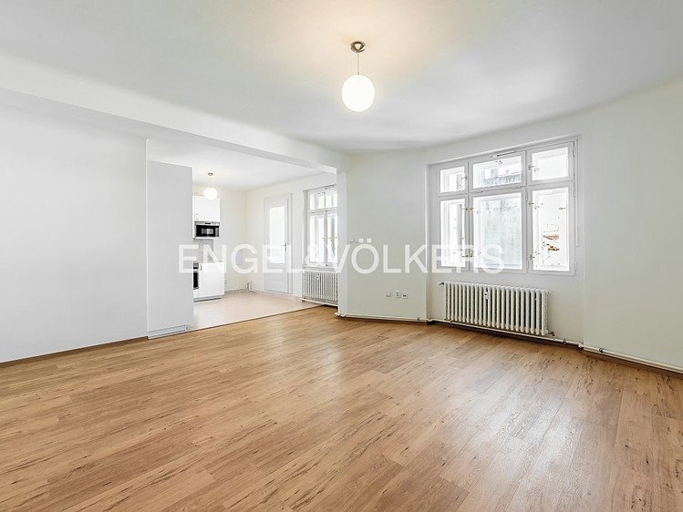 Pronájem bytu 3+kk 141 m² - foto 1