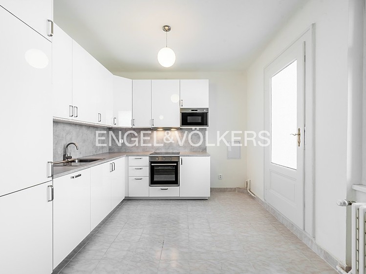 Pronájem bytu 3+kk 141 m² - foto 2