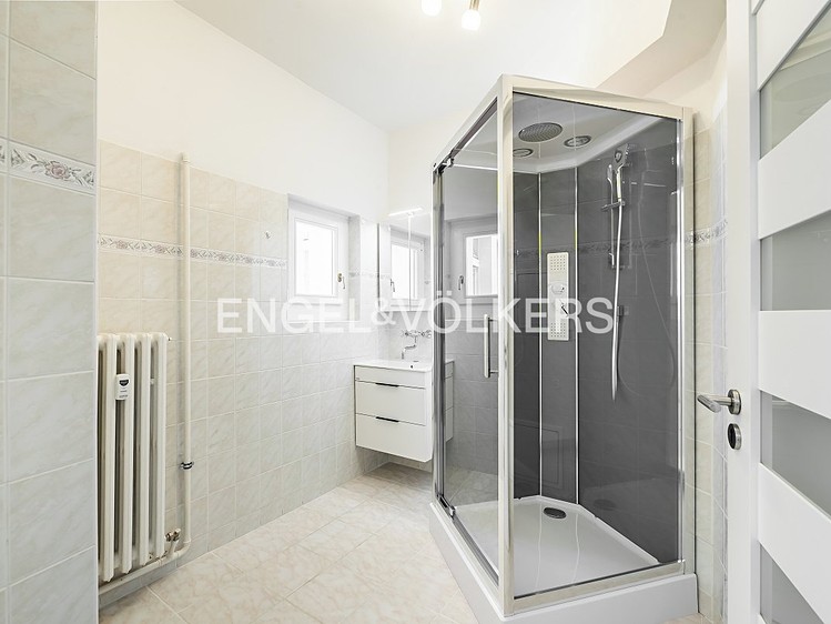 Pronájem bytu 3+kk 141 m² - foto 4
