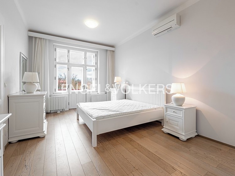 Pronájem bytu 4+kk 115 m² - foto 5