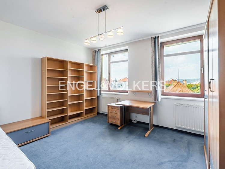 Pronájem bytu 3+1 99 m² - foto 5