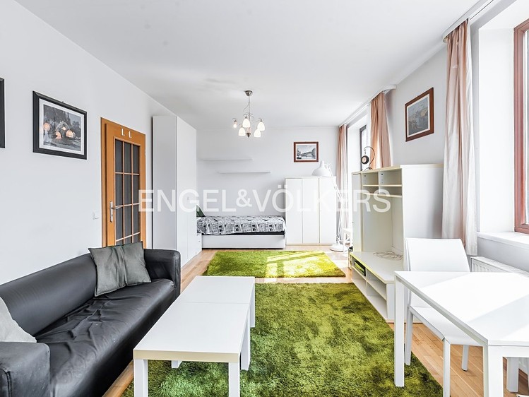 Pronájem bytu 3+1 99 m² - foto 1