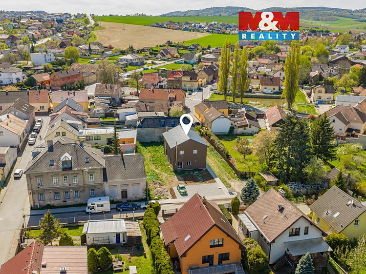 Prodej rodinného domu 97 m², pozemek 298 m² - foto 1