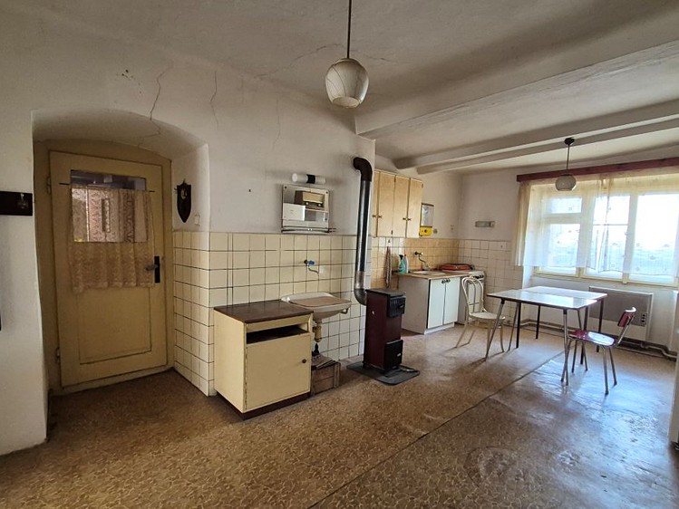 Prodej rodinného domu 240 m², pozemek 1 038 m² - foto 6