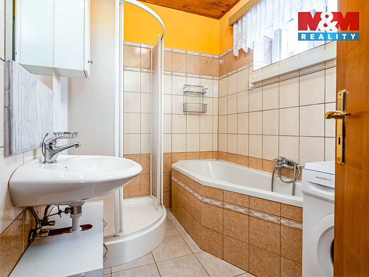 Prodej rodinného domu 174 m², pozemek 537 m² - foto 7