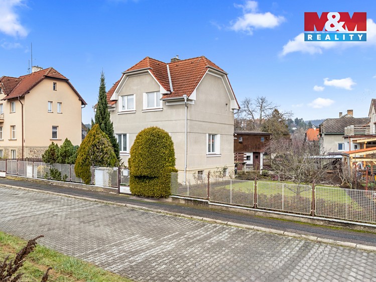 Prodej rodinného domu 174 m², pozemek 537 m² - foto 2