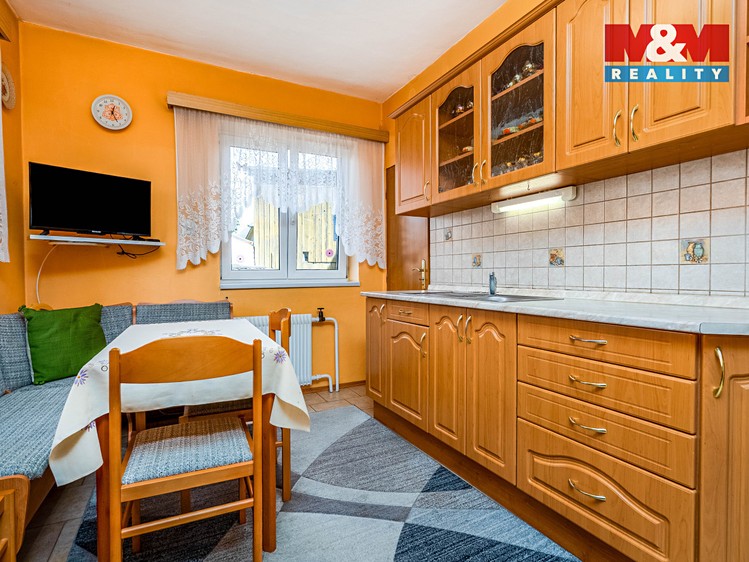 Prodej rodinného domu 174 m², pozemek 537 m² - foto 3