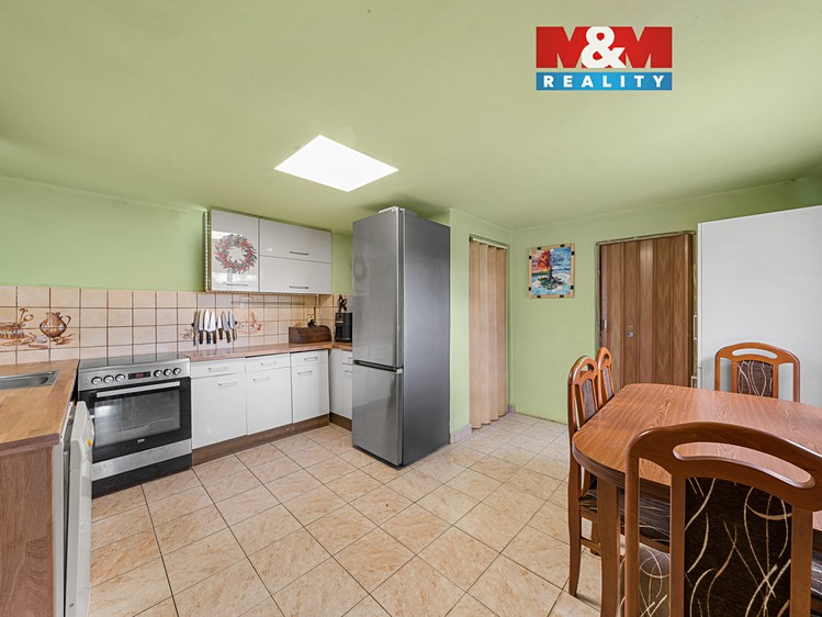 Prodej rodinného domu 80 m², pozemek 1 205 m² - foto 1