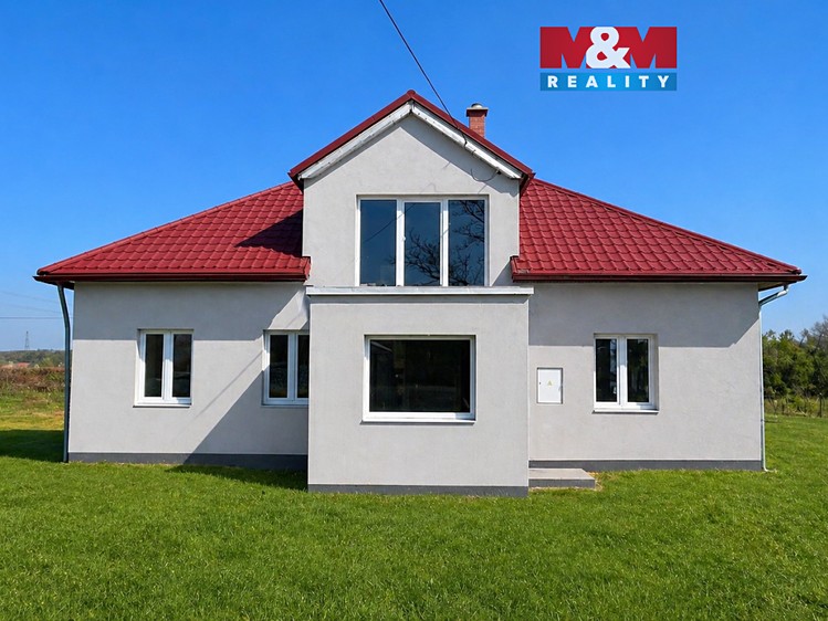 Prodej rodinného domu 232 m², pozemek 1 131 m² - foto 1