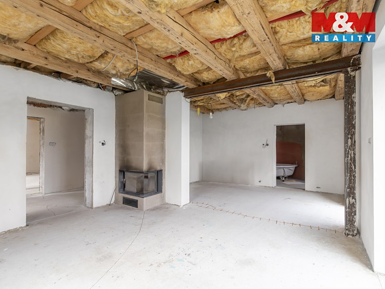 Prodej rodinného domu 232 m², pozemek 1 131 m² - foto 8