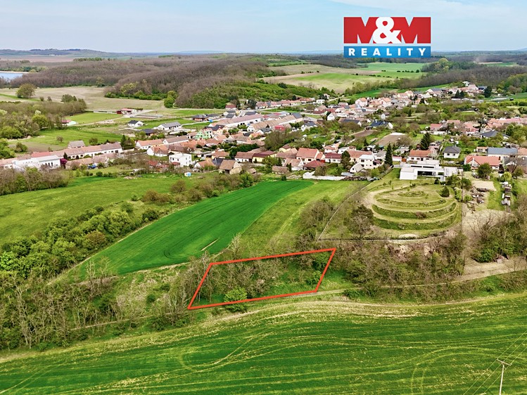 Prodej pozemku 842 m² - foto 1