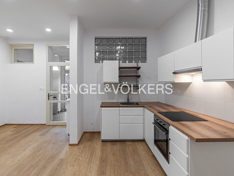 Pronájem bytu 3+kk 75 m² - foto 3