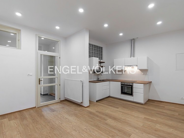 Pronájem bytu 3+kk 75 m² - foto 2