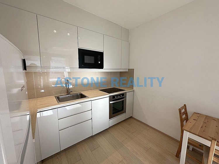 Pronájem bytu 2+kk 55 m² - foto 5