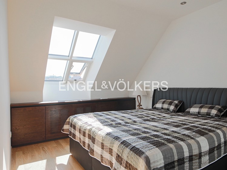 Pronájem bytu 4+kk 140 m² - foto 4