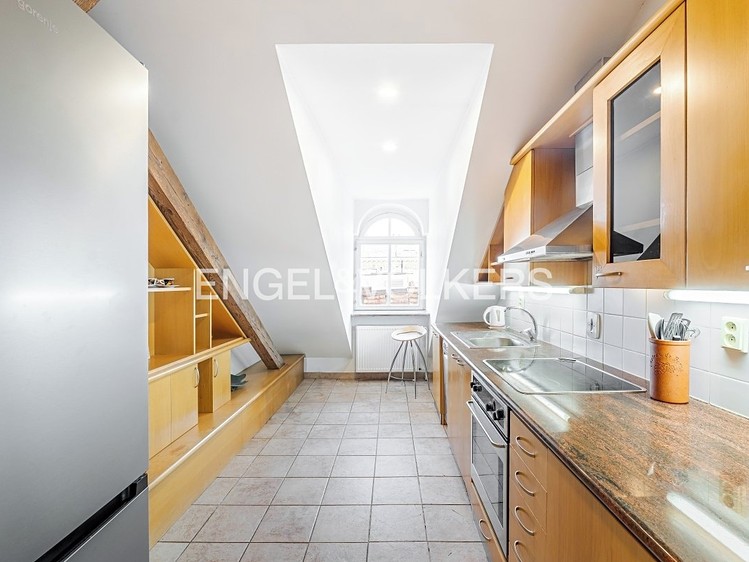 Pronájem bytu 3+1 120 m² (Mezonet) - foto 2