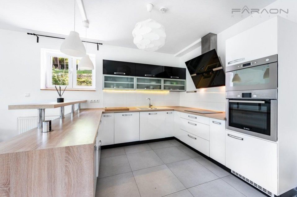Pronájem bytu 2+kk 92 m² - foto 1