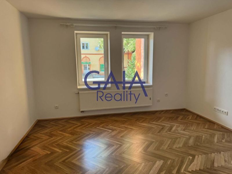 Pronájem bytu 2+1 56 m² - foto 3