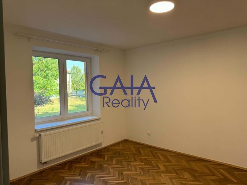 Pronájem bytu 2+1 56 m² - foto 5