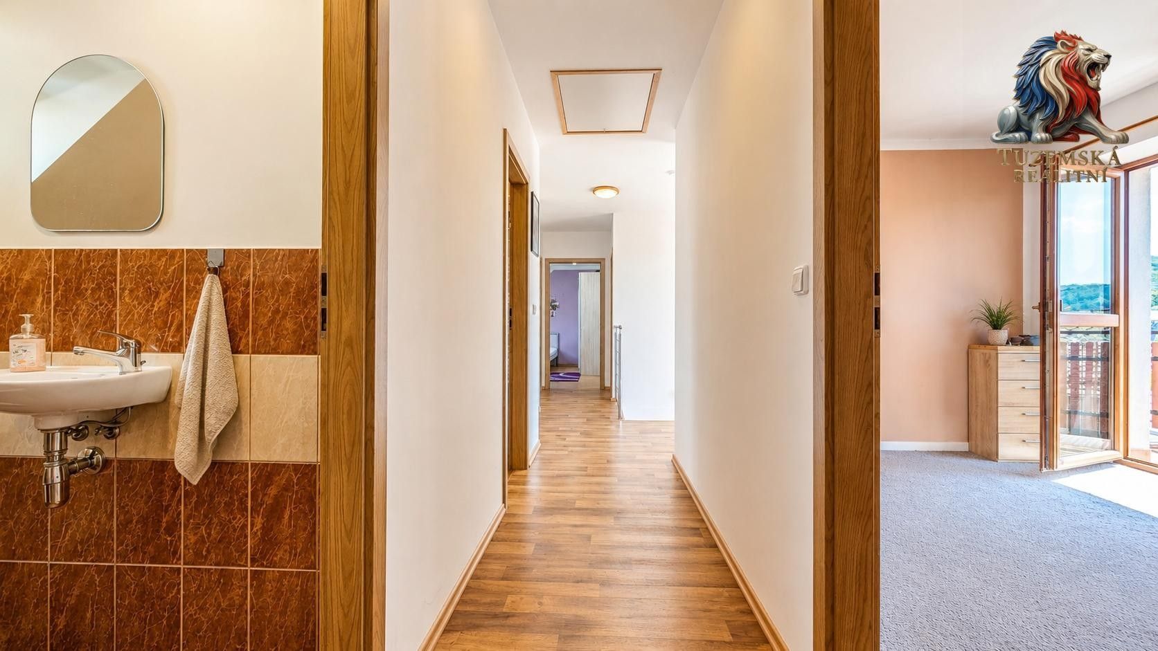 Prodej nemovitosti 201 m² - foto 18