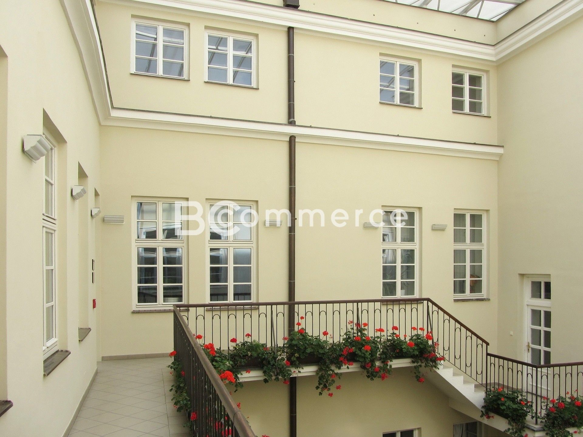 Pronájem komerčního prostoru 100 m² - foto 11