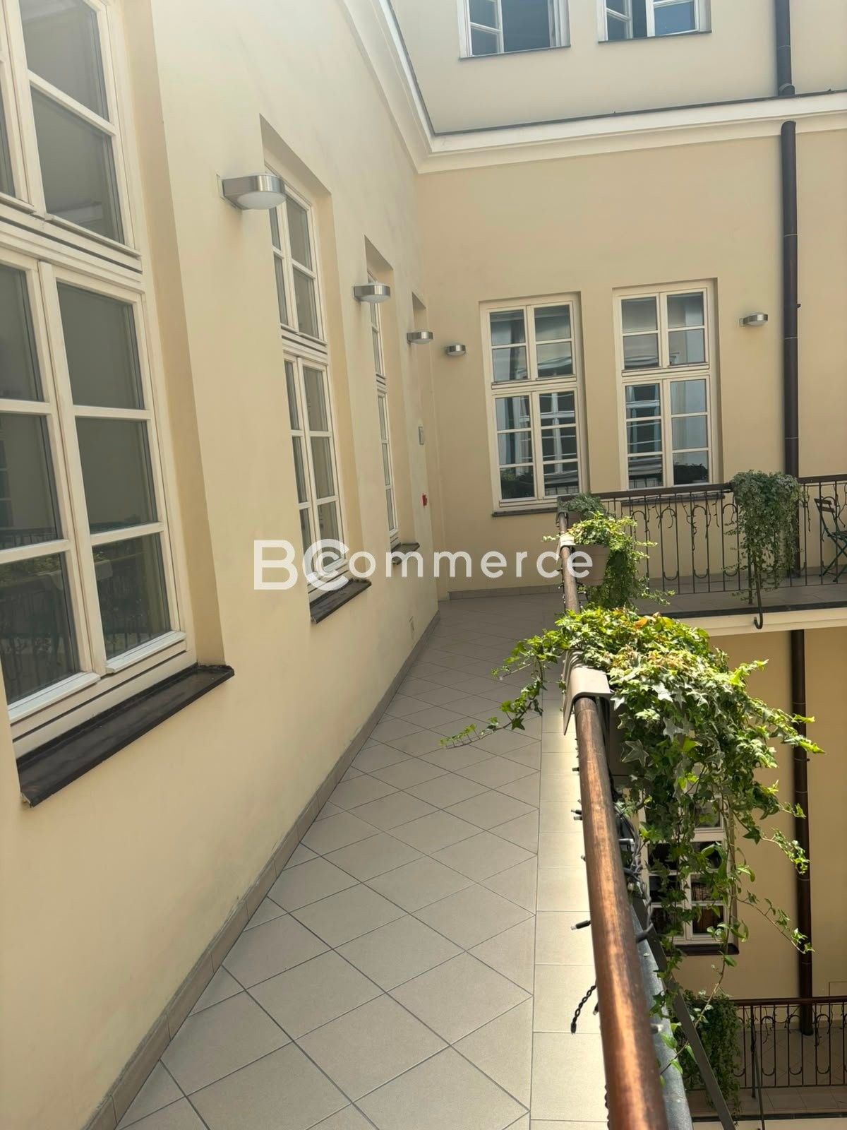 Pronájem komerčního prostoru 100 m² - foto 12