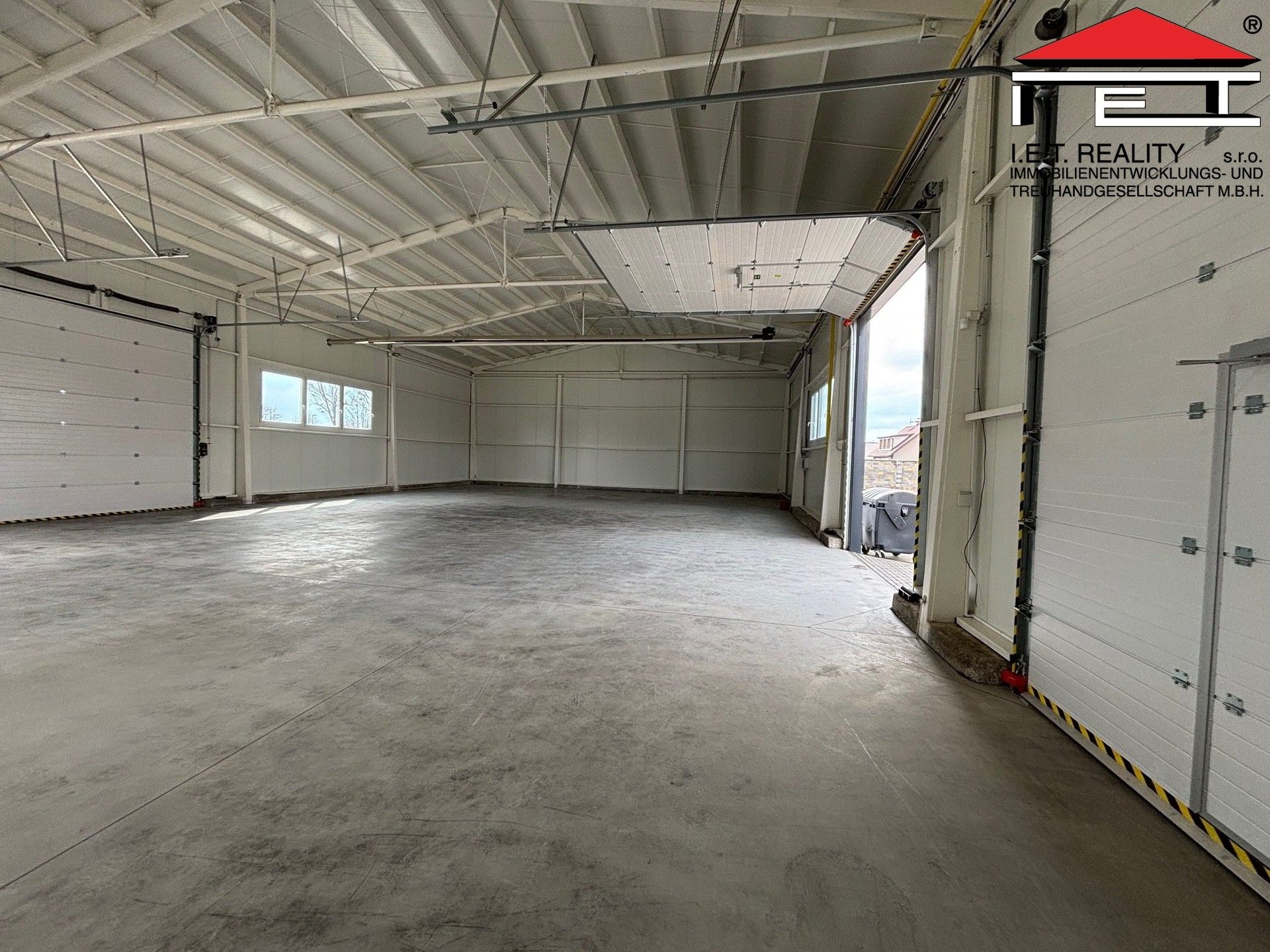 Pronájem komerčního prostoru 576 m² - foto 10