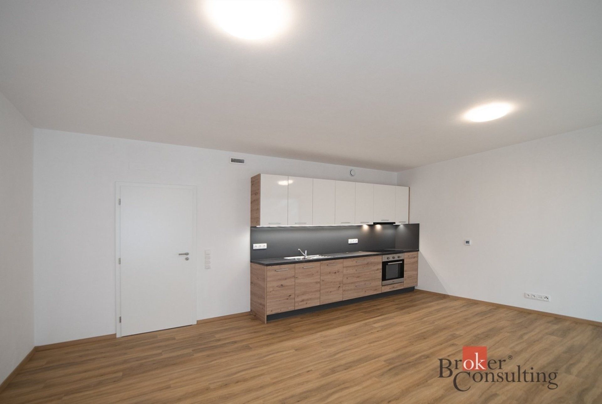 Pronájem bytu 1+kk 37 m² - foto 2