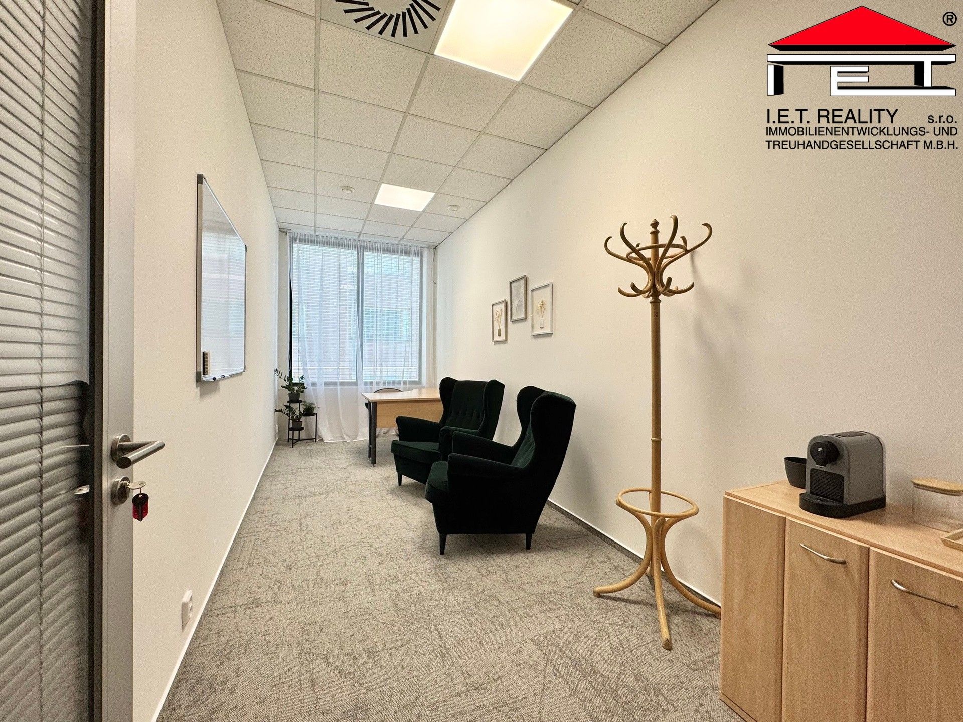 Pronájem komerčního prostoru 15 m² - foto 1
