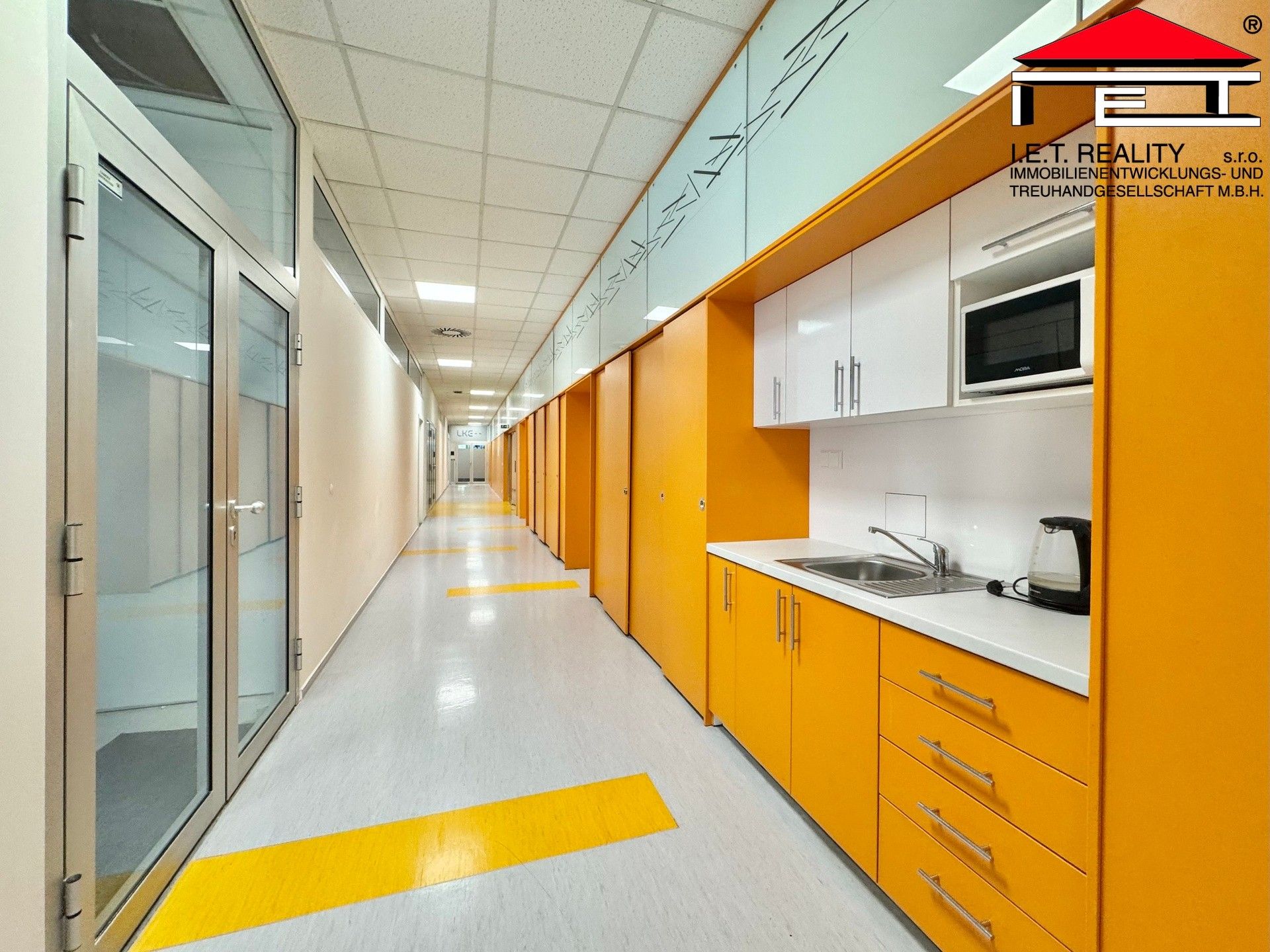 Pronájem komerčního prostoru 65 m² - foto 7