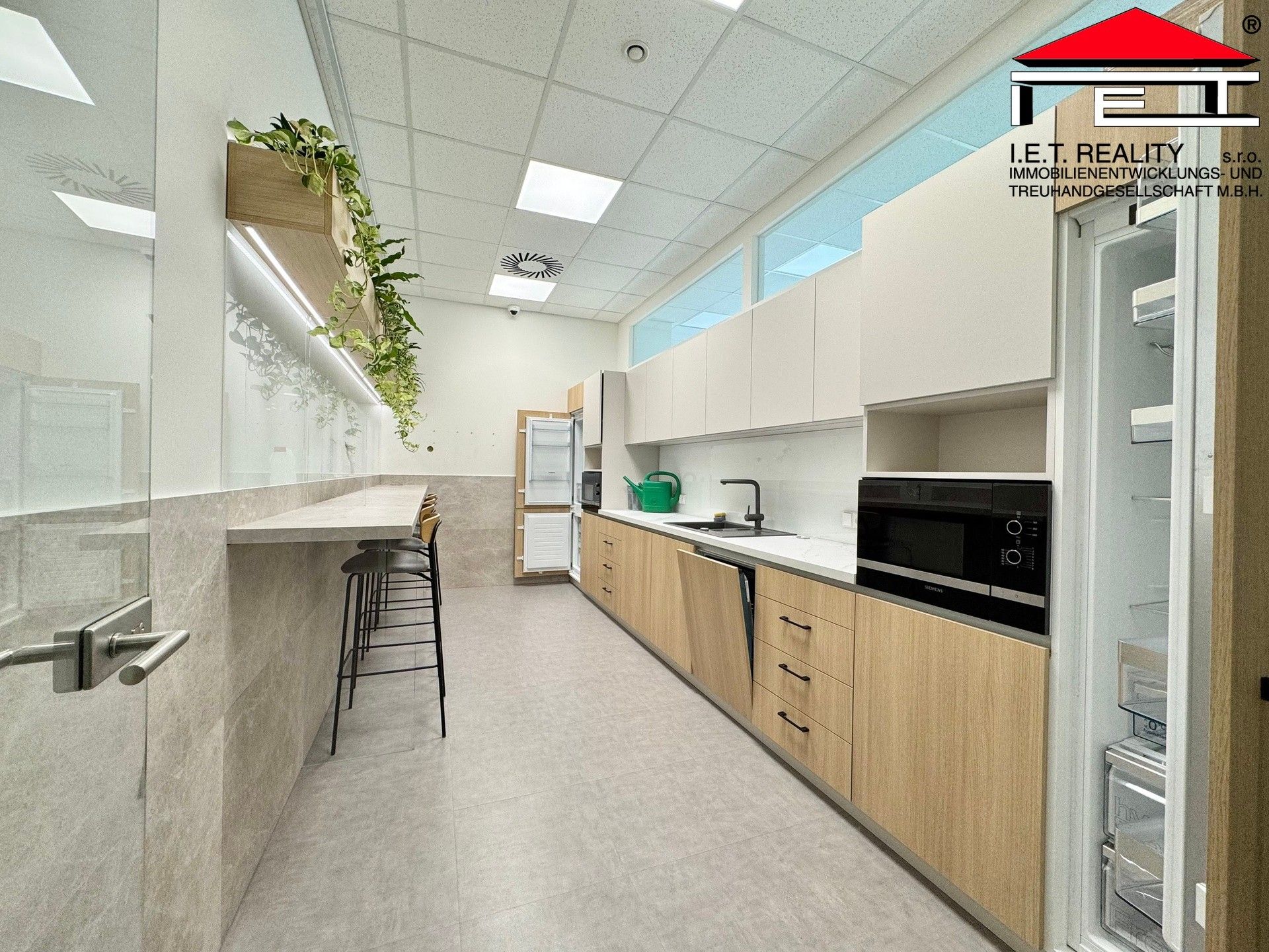 Pronájem komerčního prostoru 342 m² - foto 14