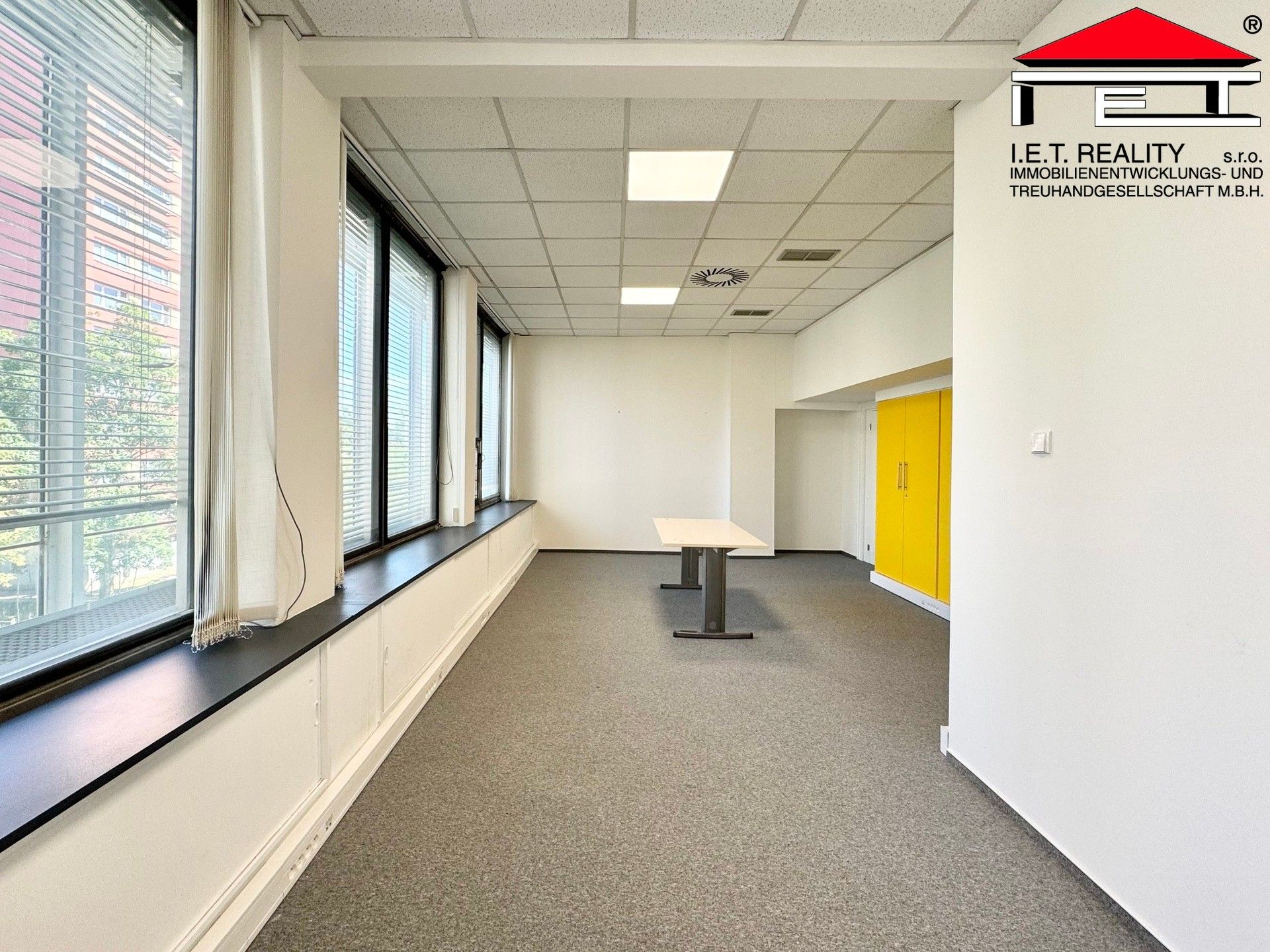 Pronájem komerčního prostoru 38 m² - foto 3
