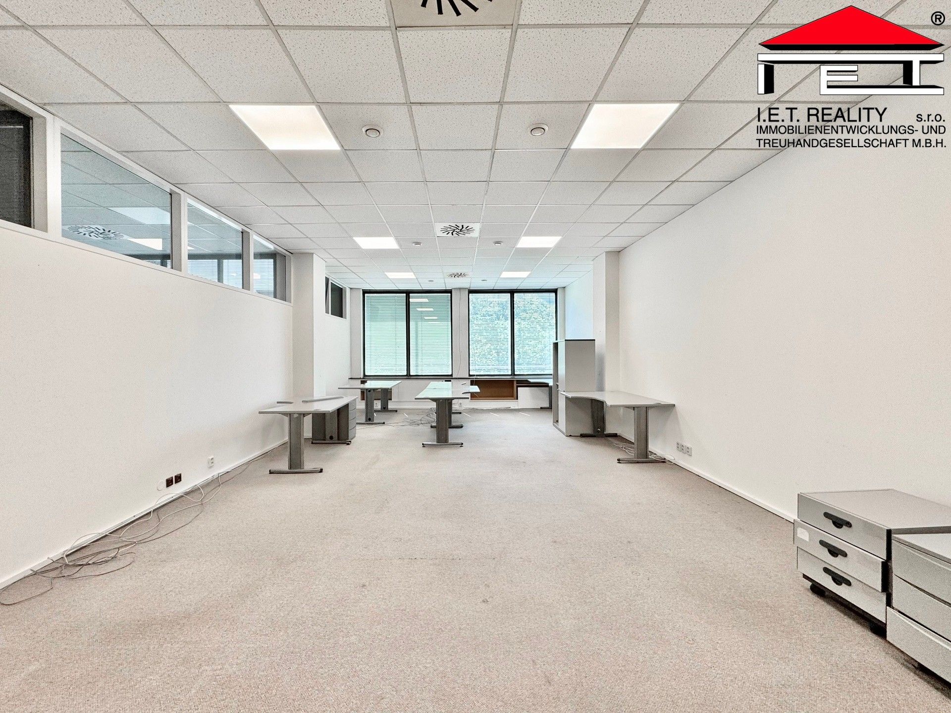 Pronájem komerčního prostoru 62 m² - foto 1