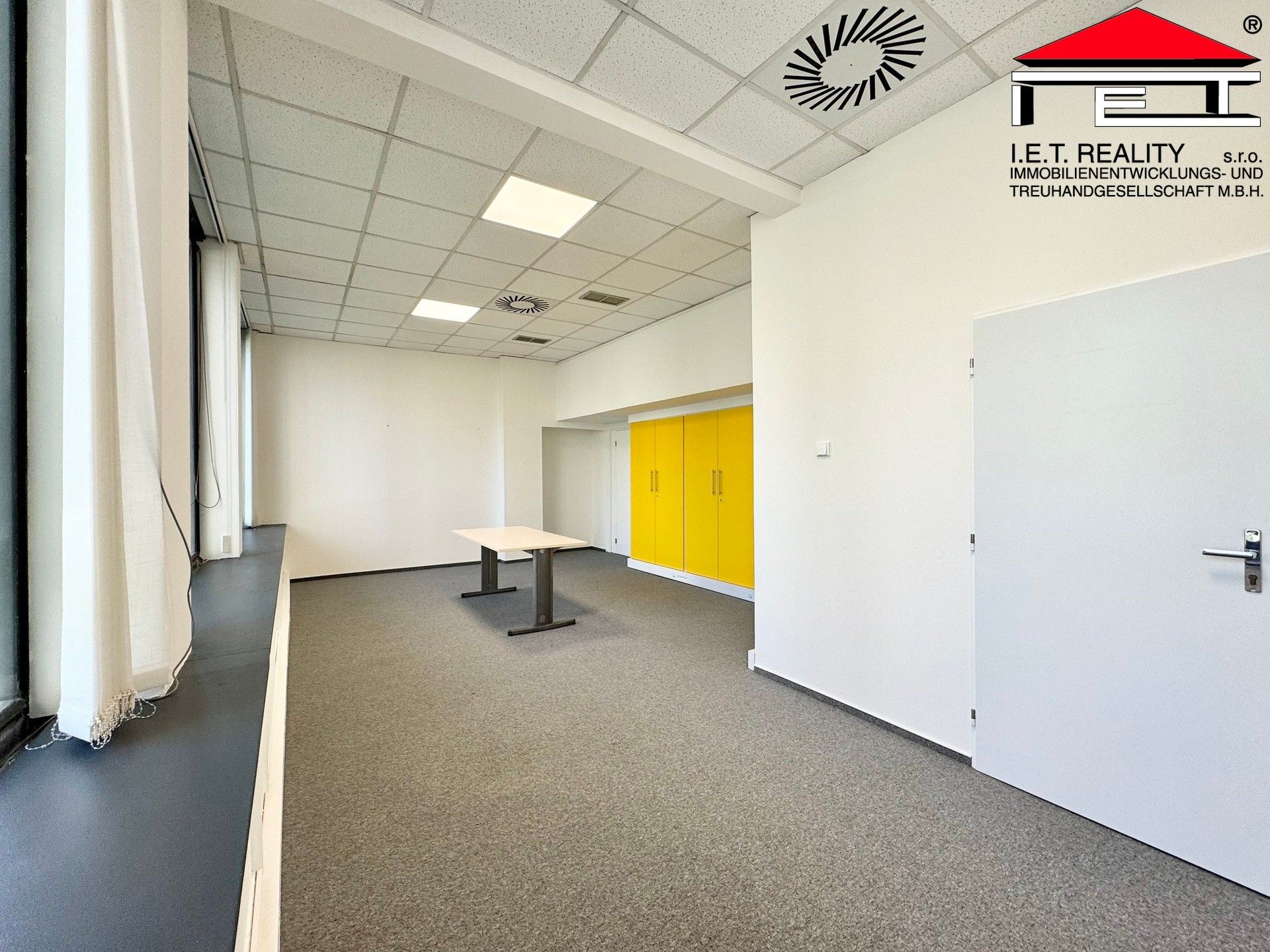 Pronájem komerčního prostoru 38 m² - foto 2