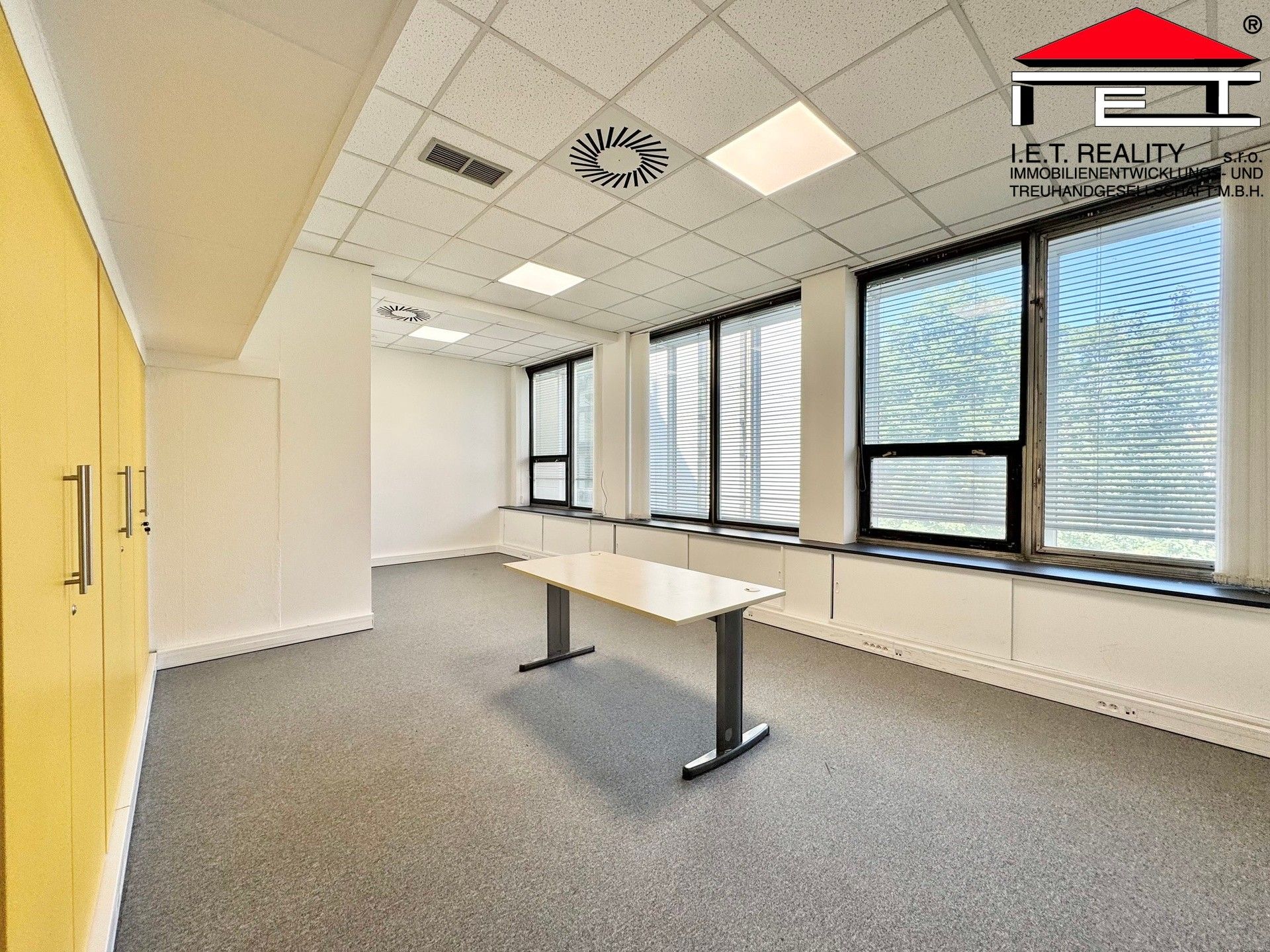 Pronájem komerčního prostoru 38 m² - foto 1