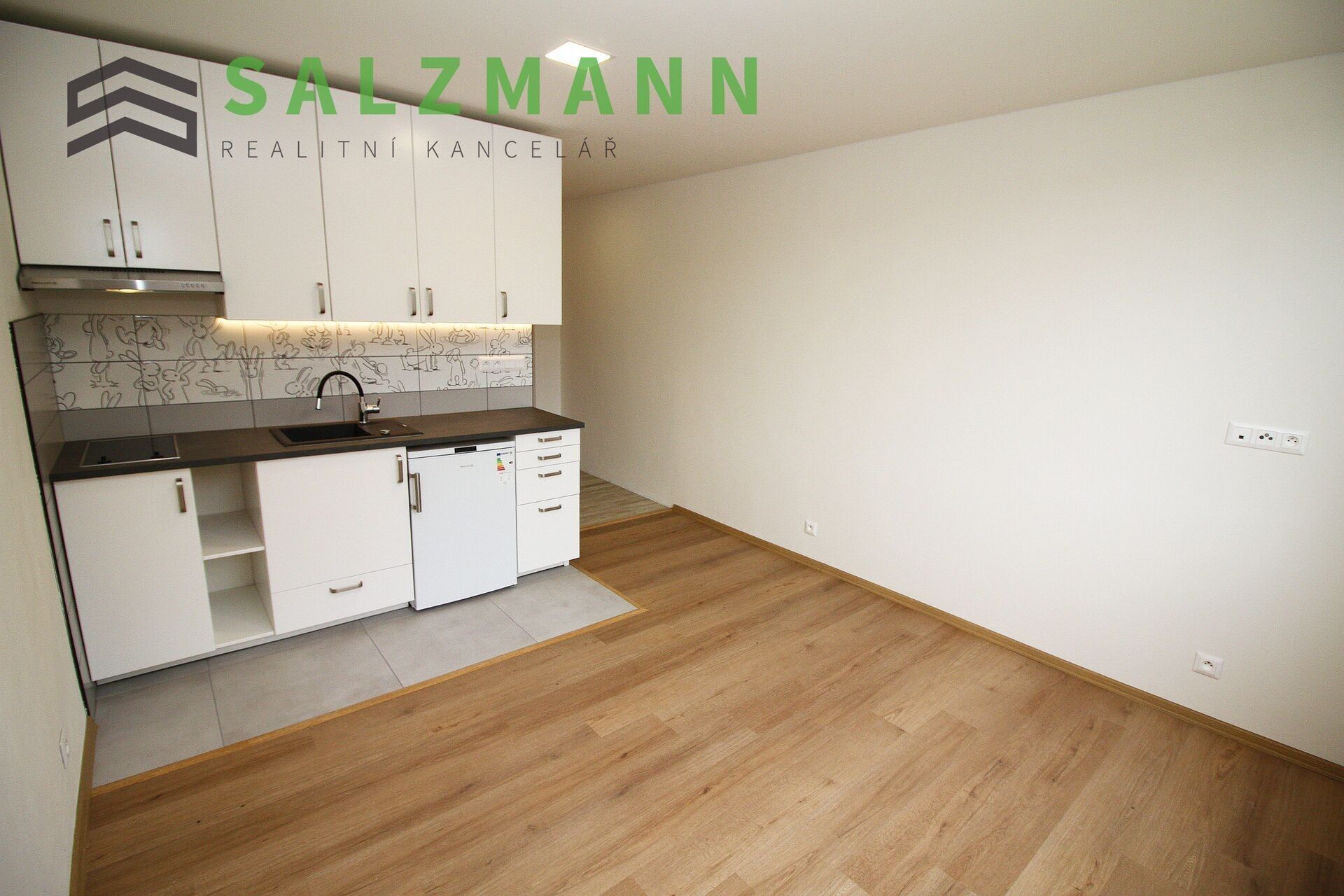 Pronájem bytu 1+kk 20 m² - foto 1